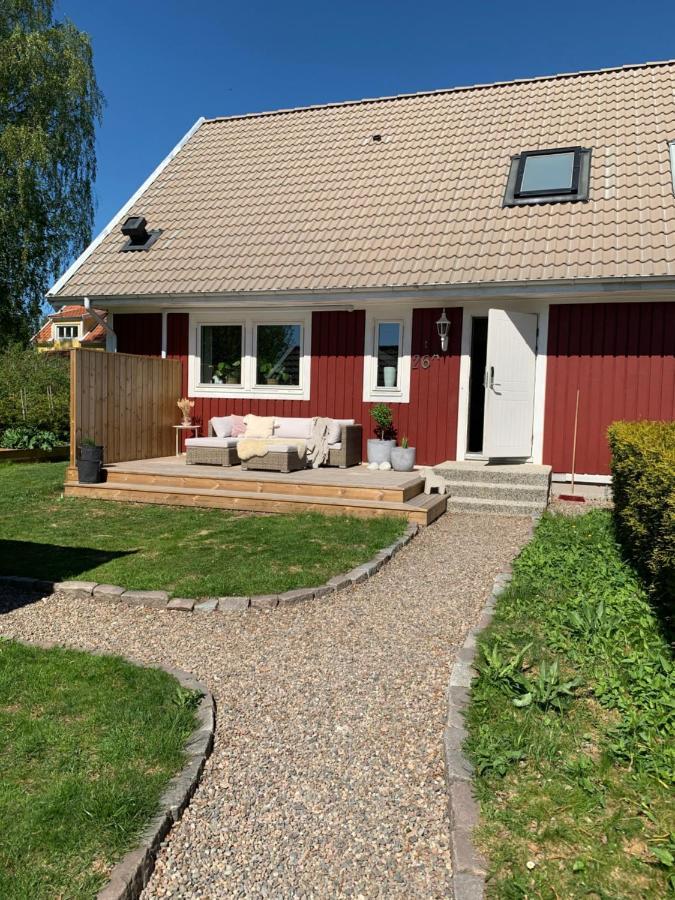 Hus I Lugnt Omrade, 15 Min Fran Oerebro Villa Vintrosa Exterior photo